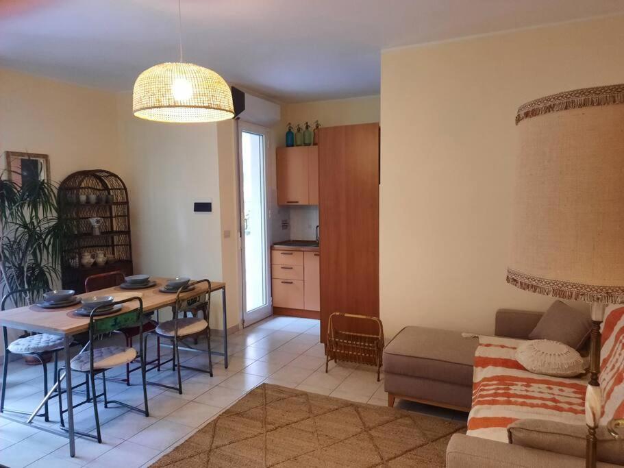 Appartement Centrale Vicino Spiagge E Ciclabile + Box-Auto ! à Arma di Taggia Extérieur photo
