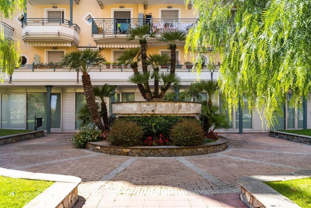 Appartement Centrale Vicino Spiagge E Ciclabile + Box-Auto ! à Arma di Taggia Extérieur photo