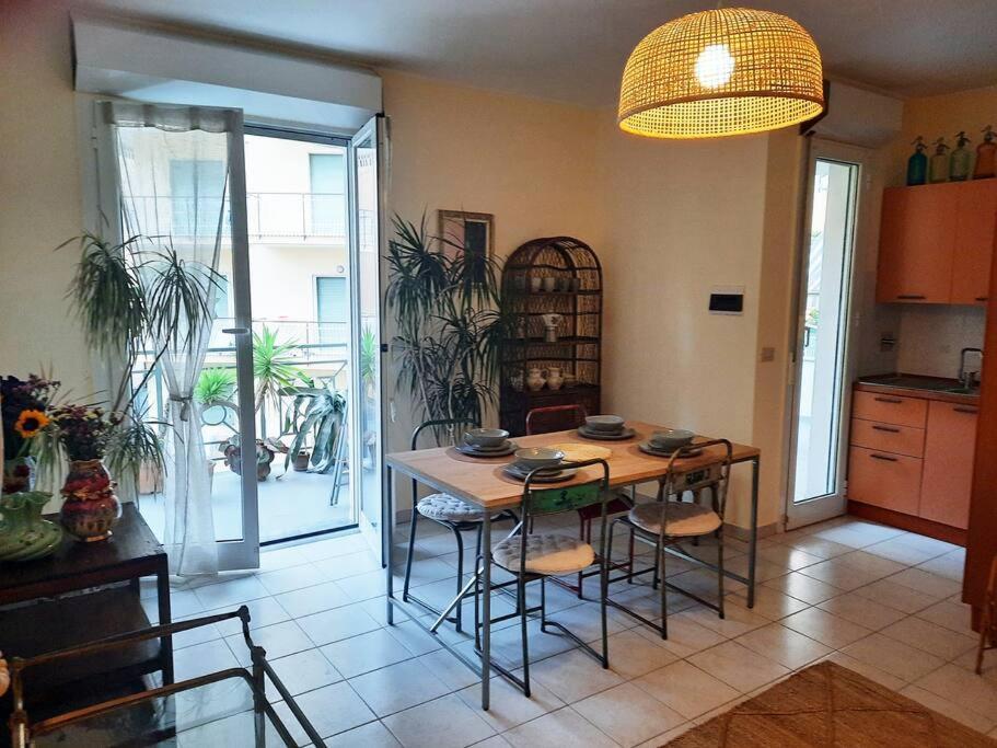 Appartement Centrale Vicino Spiagge E Ciclabile + Box-Auto ! à Arma di Taggia Extérieur photo