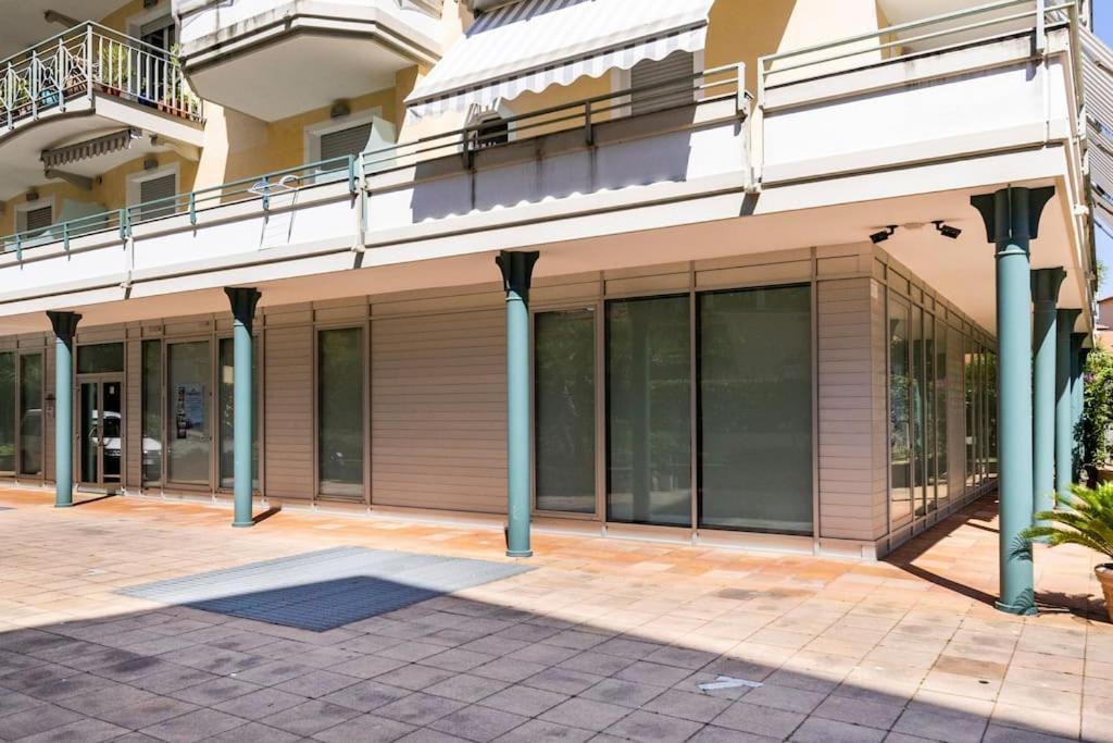 Appartement Centrale Vicino Spiagge E Ciclabile + Box-Auto ! à Arma di Taggia Extérieur photo